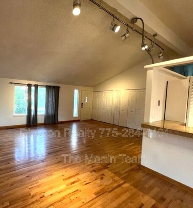 Foto del edificio - 2915 Everett Dr