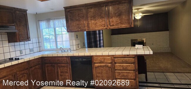 Building Photo - 4 br, 2 bath House - 59 El Portal