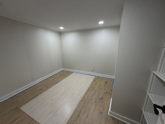Building Photo - Newly remodeled 2 bedroom