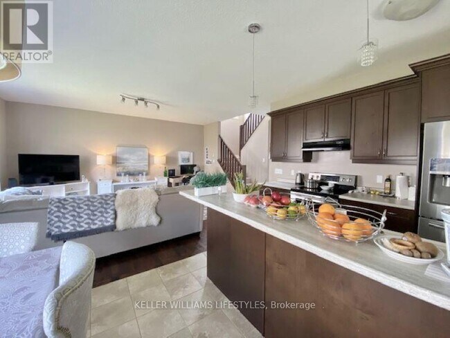 Photo du bâtiment - 960 Bitterbush Crescent