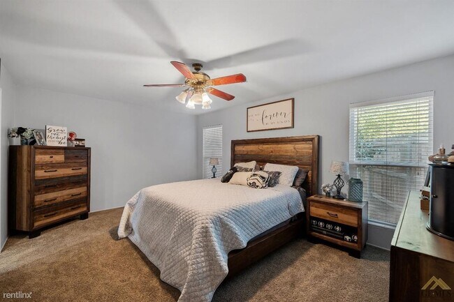 Building Photo - 3 br, 2 bath House - 6408 Pigott Ct