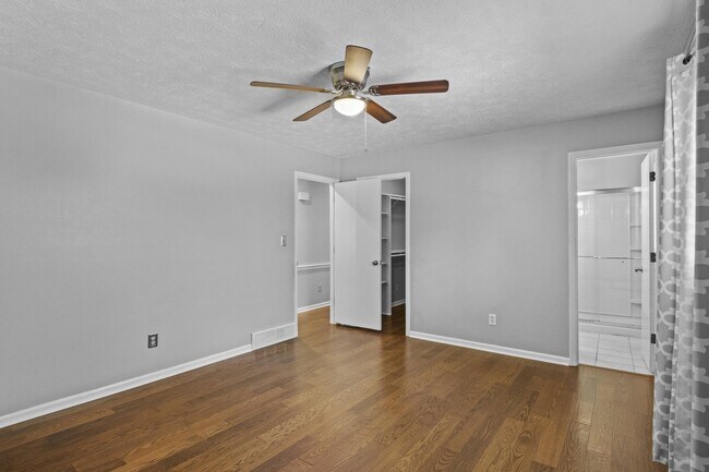 Foto del edificio - 3483 Lansdowne Dr