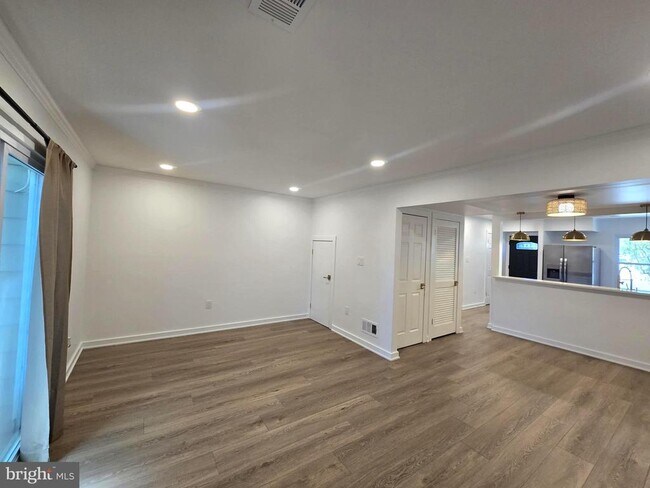 Foto del edificio - 8760 Stoneridge Dr