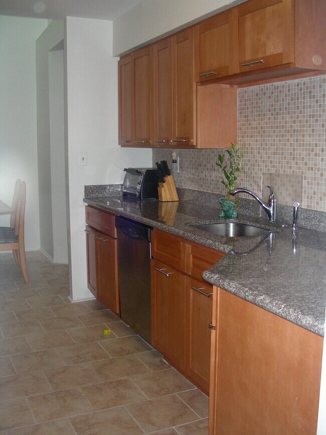 908 Montague Ave Unit 908, Iselin, NJ 08830 Condo for Rent in Iselin