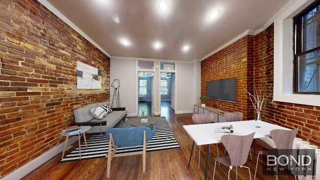 Building Photo - 724 Tenth Avenue
