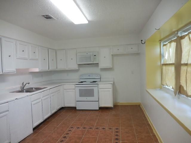 Foto del edificio - 2440 W Sunny Meade Dr