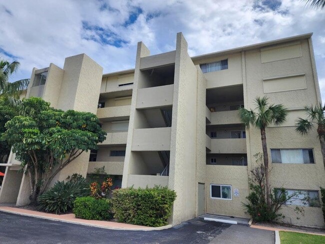 Foto del edificio - 5050 Ocean Beach Blvd