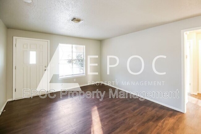 Photo - 5009 Brookdale Dr House