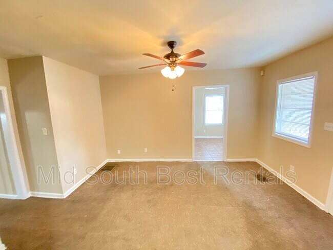 Building Photo - 1676 Alta Vista Ave