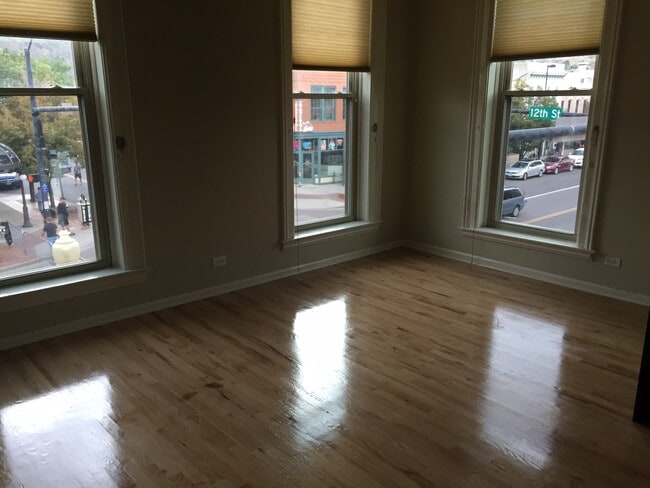 Building Photo - 1203 Washington Ave #202