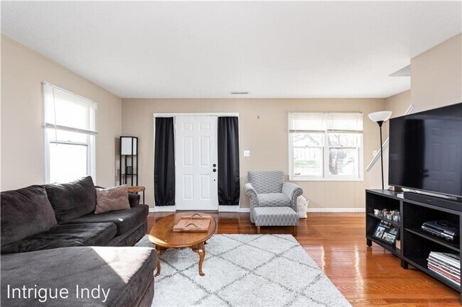 Building Photo - 2 br, 2.5 bath House - 462 E 10th Street