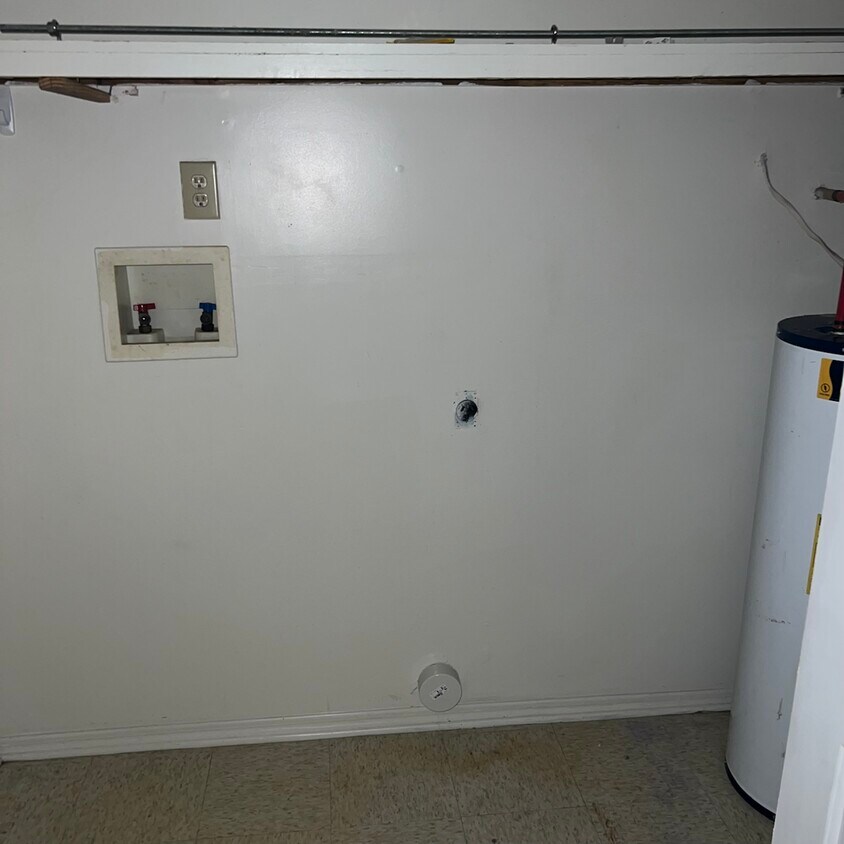 Washer/Dryer hookups - 201 Middle St