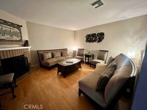 Building Photo - 15654 Hillview Ln