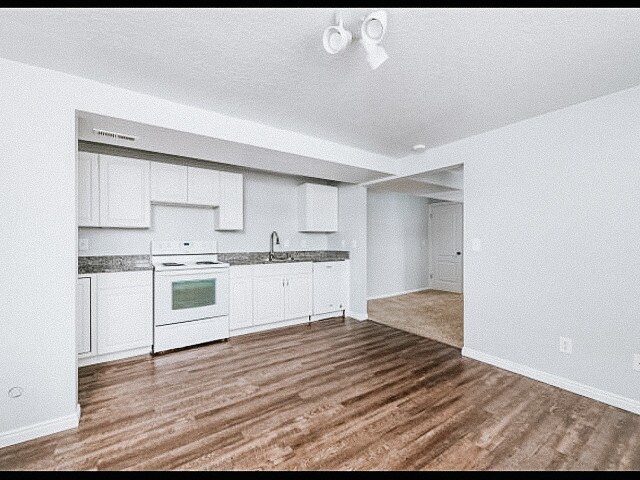 Primary Photo - 902 E 1340 N