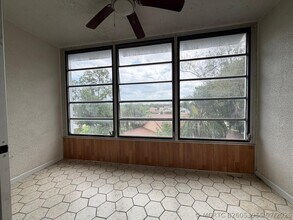 Building Photo - 9470 Live Oak Pl