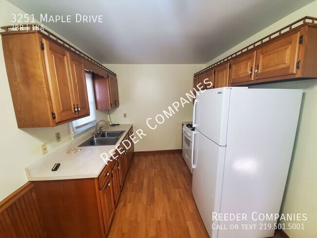 Foto del edificio - 3 bedroom house with a 2 car garage!
