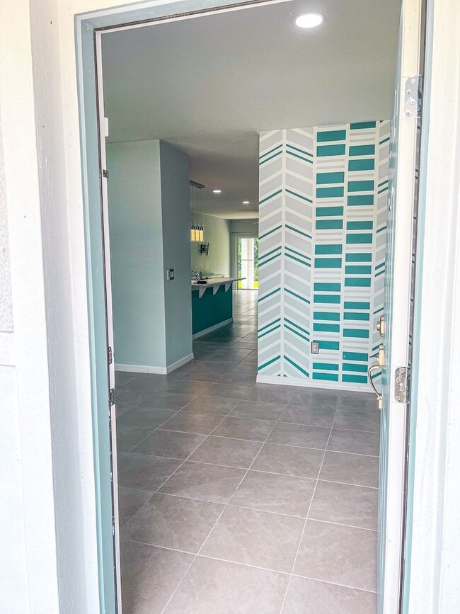 Building Photo - Spacious 4-Bedroom, 2-Bathroom Home for Rent