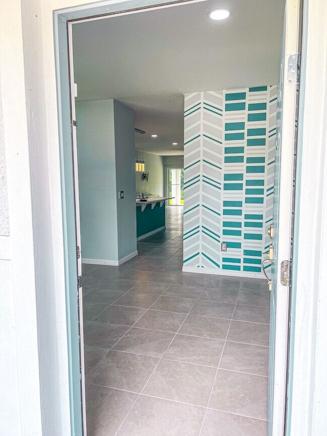 Foto del edificio - Spacious 4-Bedroom, 2-Bathroom Home for Rent