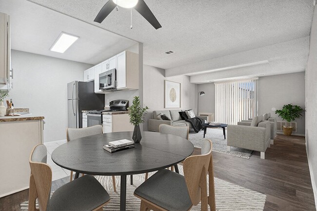 Building Photo - Liberty Creek