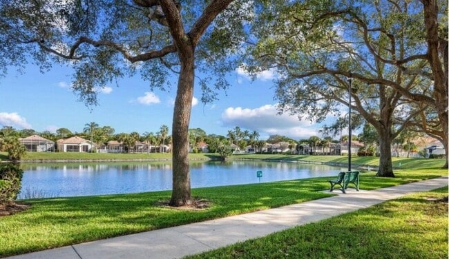 Building Photo - 4655 Hammock Cir