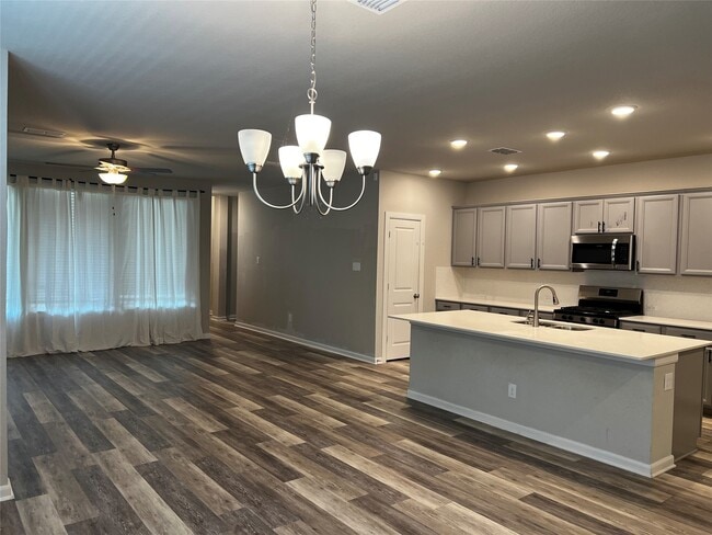 Foto del edificio - 4929 Blackburn Ln