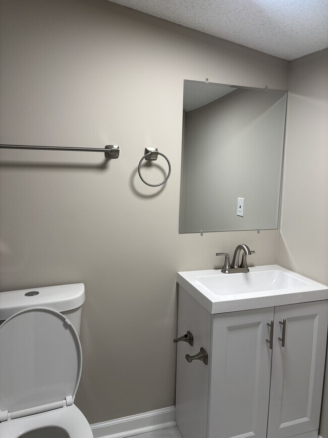 Foto del edificio - 4483 Suncrest Dr