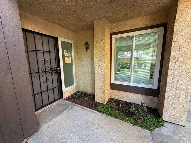 Foto del edificio - 800-806 S Park Hyde St