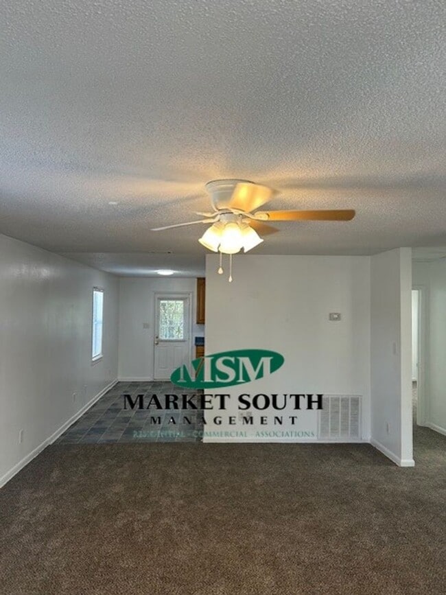 Building Photo - 3508 Haslam Ave