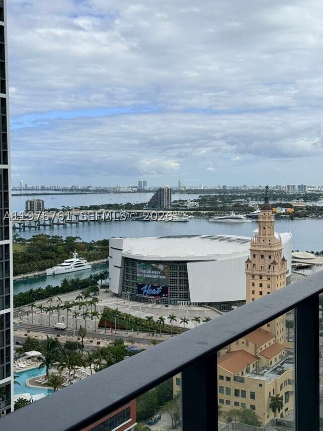 Foto del edificio - 121 NE 5th St