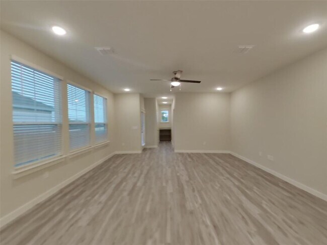 Building Photo - 1613 Mexican Heather Dr