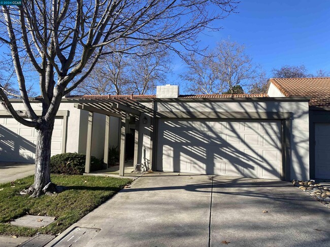 Building Photo - 506 Tampico