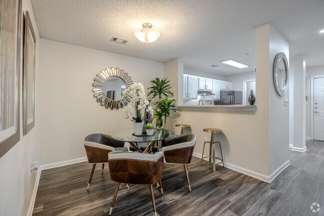 2 habitaciones, 2 baños, 109,5 m², comedor - Belle Vista Apartments