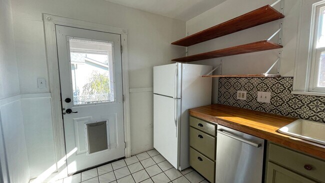 Building Photo - 3 Bedroom Single Family Home in Spokane