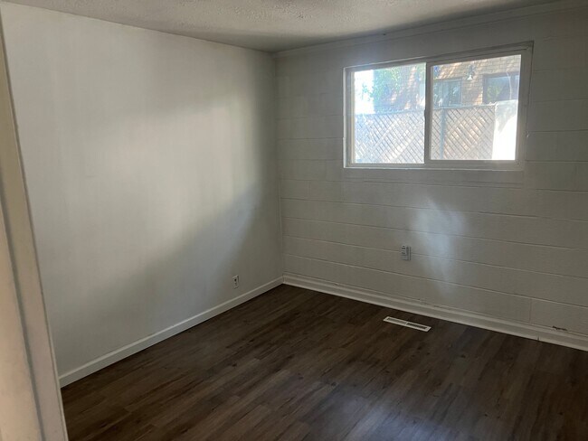 Foto del edificio - 640 N 8th W