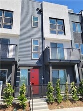 Building Photo - 121 Placemark