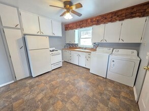 Building Photo - 750 7th St N