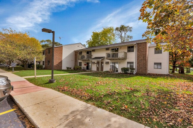 Building Photo - Silver Creek Apartments