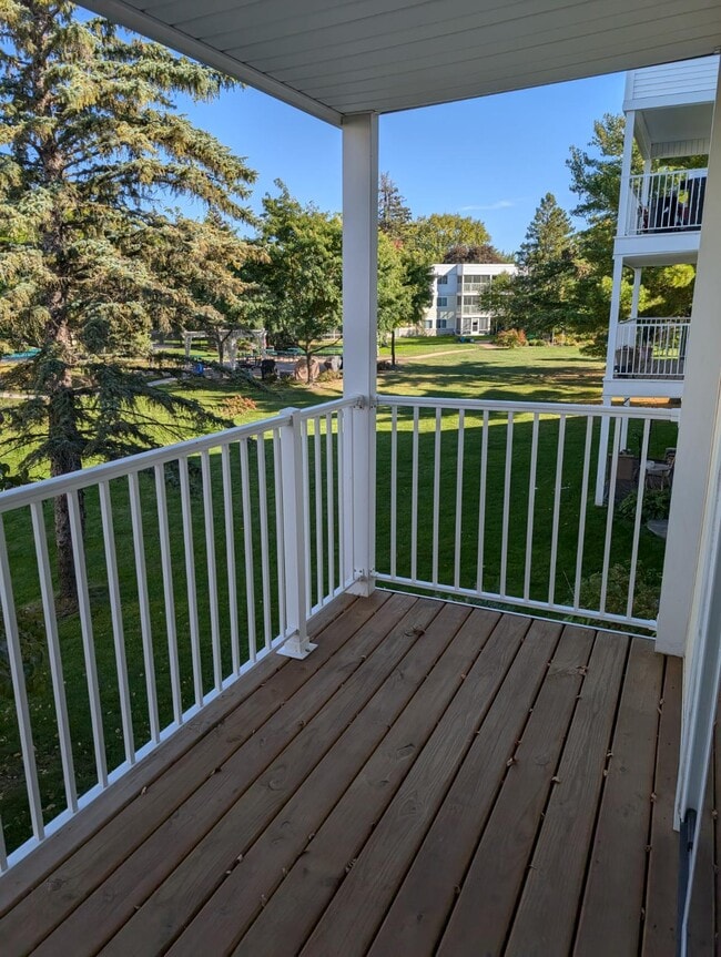 Deck Overlooking Courtyard - 122 Demont Avenue East