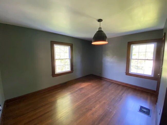 Foto del edificio - 806 S Woodlawn Ave