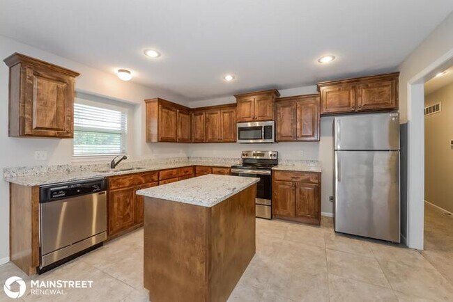Building Photo - 407 Golfview Dr, Pleasant Hill, MO 64080