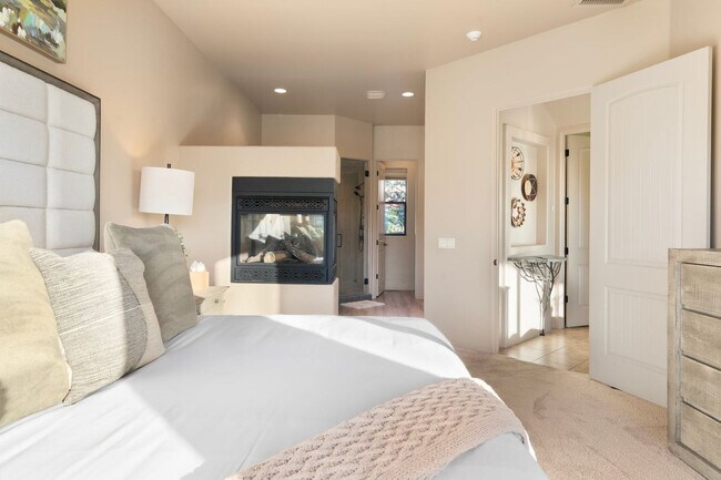Foto del edificio - 30 Sycamore Canyon Rd