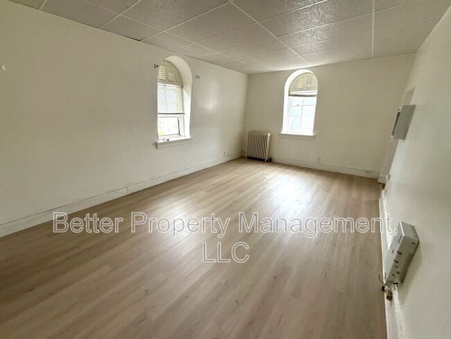 Building Photo - 125 W Commerce St