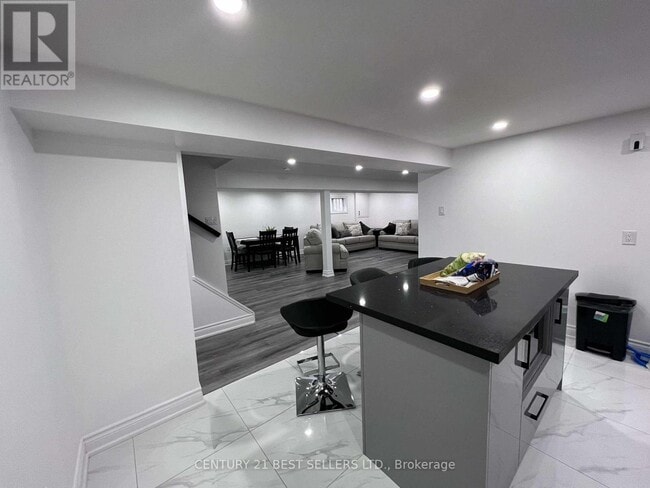 Building Photo - 47 Winter Ave