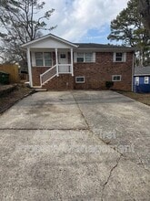 Building Photo - 656 Cedar Ave NW