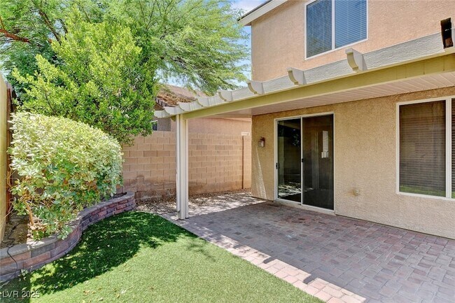 Foto del edificio - 1005 Roaring River Ave