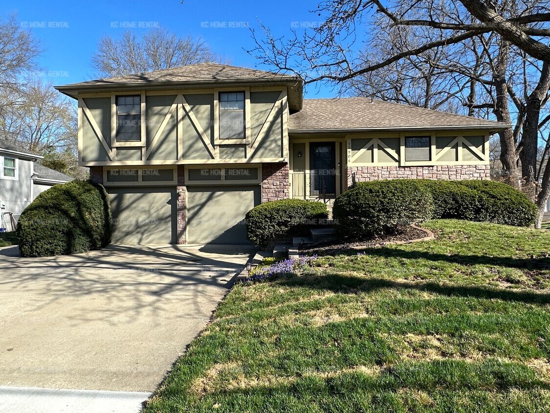 Primary Photo - Gorgeous 3 bed 3 bath house in Shawnee!