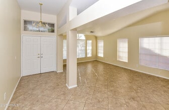 Building Photo - 1360 N Brentwood Pl