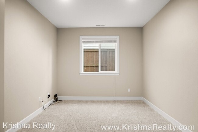 Building Photo - 4 br, 3 bath House - 17367 NW Viola St.