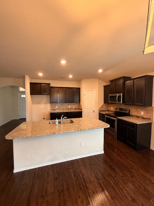 Foto del edificio - 3217 Beutel Rd