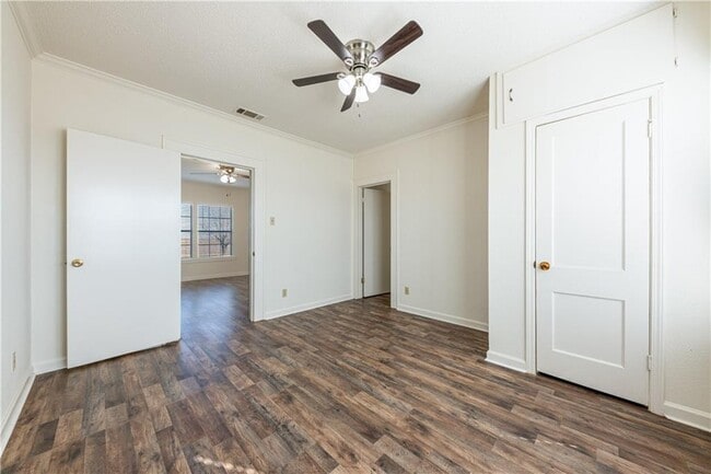 Foto del edificio - 13817 Abrahamson Ct